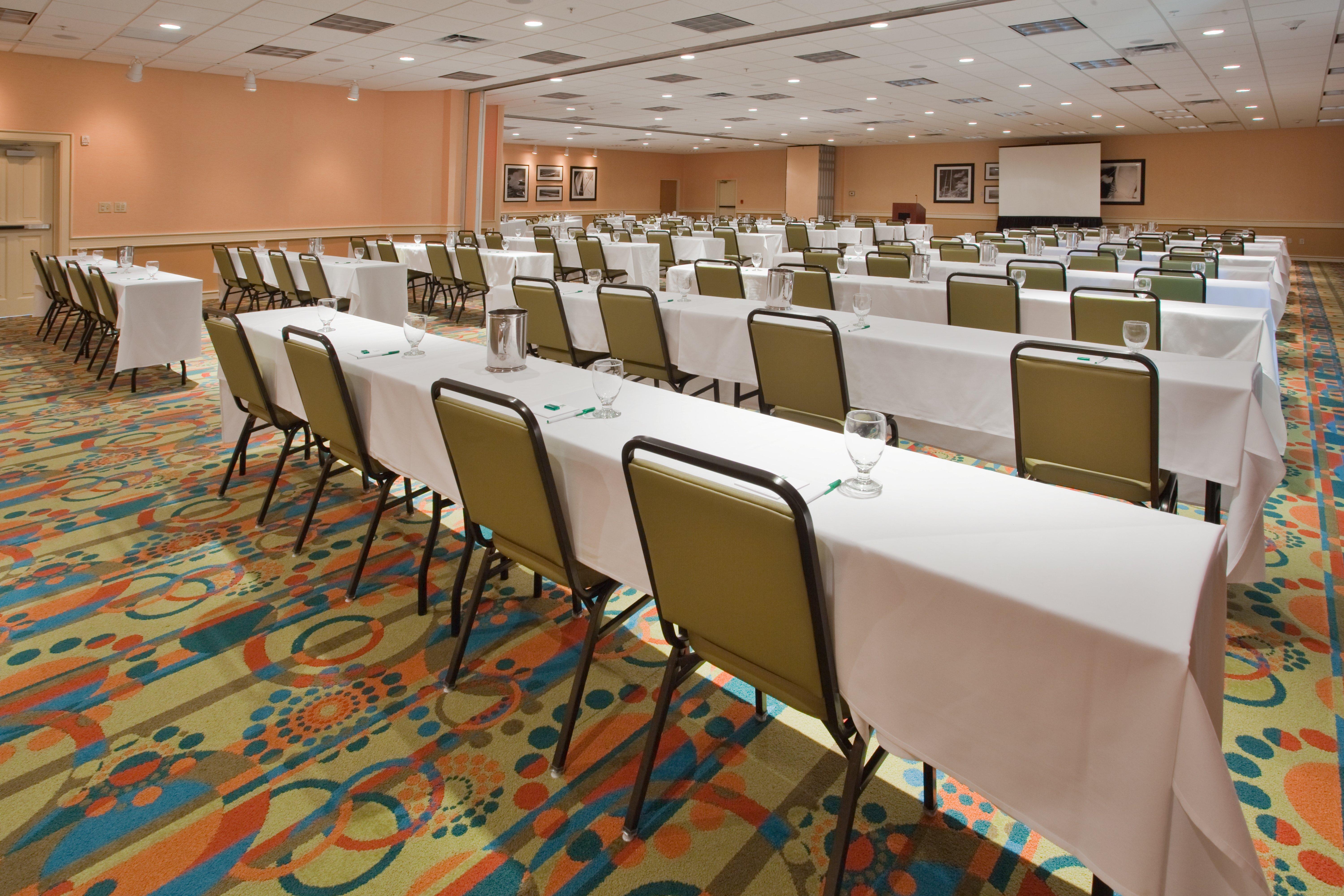 Holiday Inn & Suites Virginia Beach - North Beach By Ihg Exterior photo