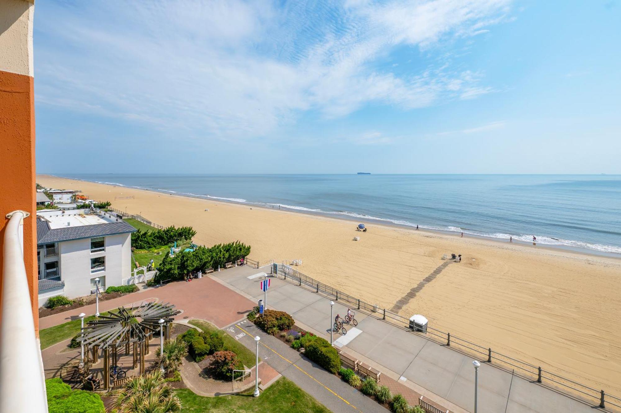 Holiday Inn & Suites Virginia Beach - North Beach By Ihg Exterior photo