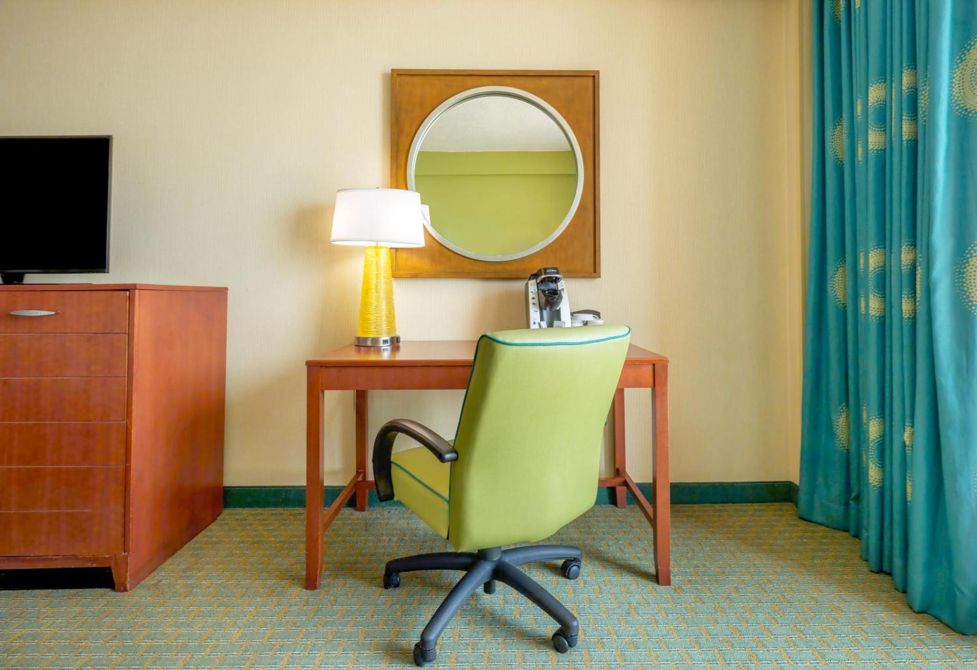 Holiday Inn & Suites Virginia Beach - North Beach By Ihg Exterior photo