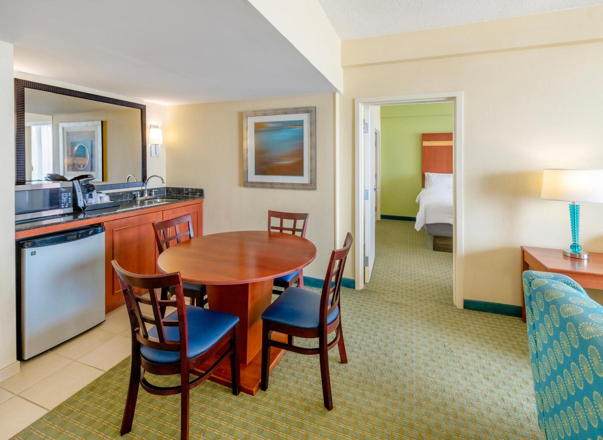 Holiday Inn & Suites Virginia Beach - North Beach By Ihg Exterior photo
