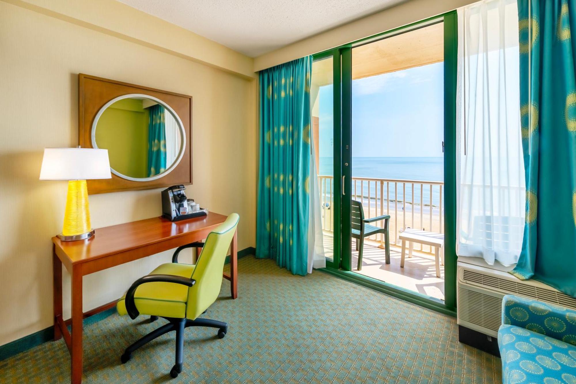 Holiday Inn & Suites Virginia Beach - North Beach By Ihg Exterior photo