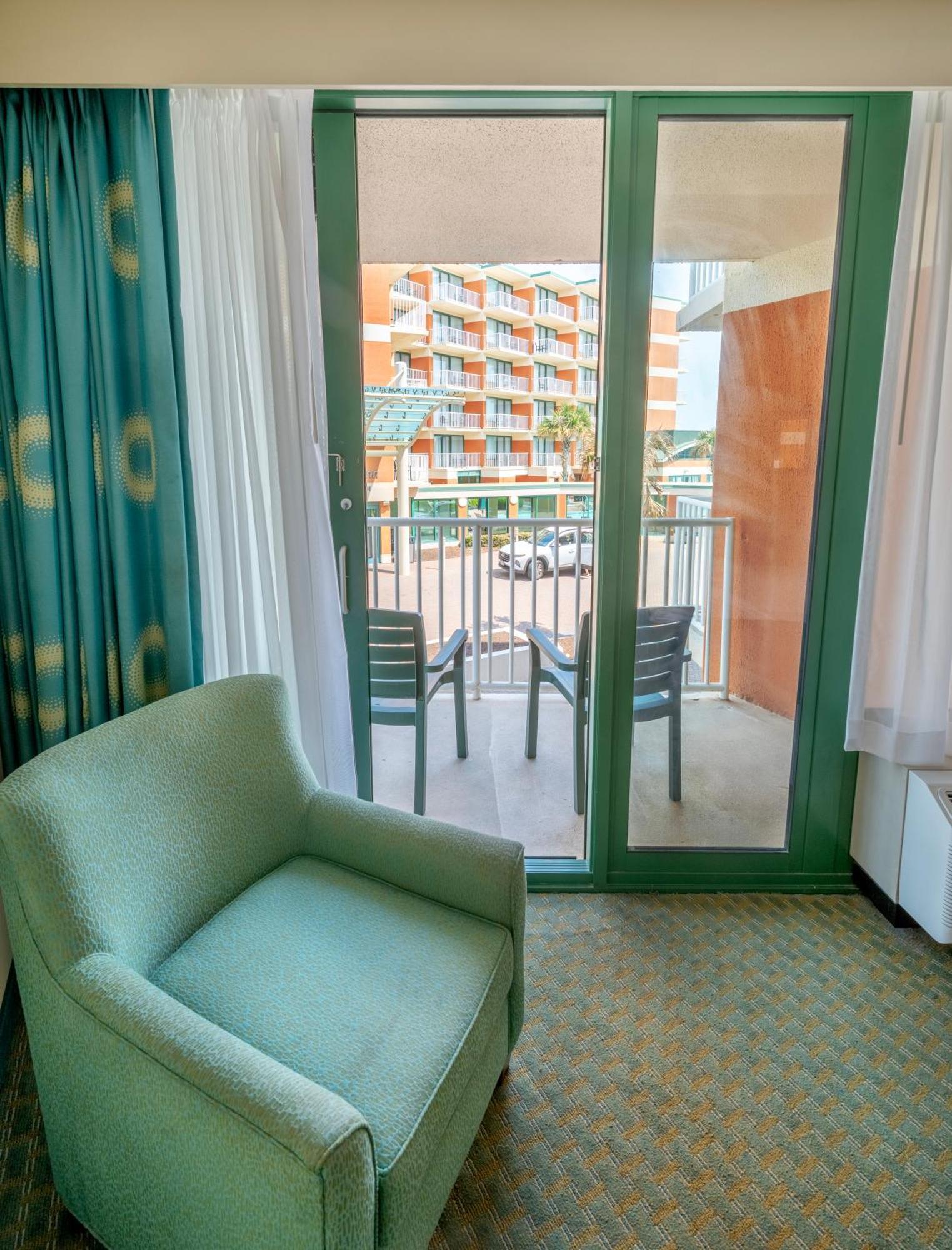 Holiday Inn & Suites Virginia Beach - North Beach By Ihg Exterior photo