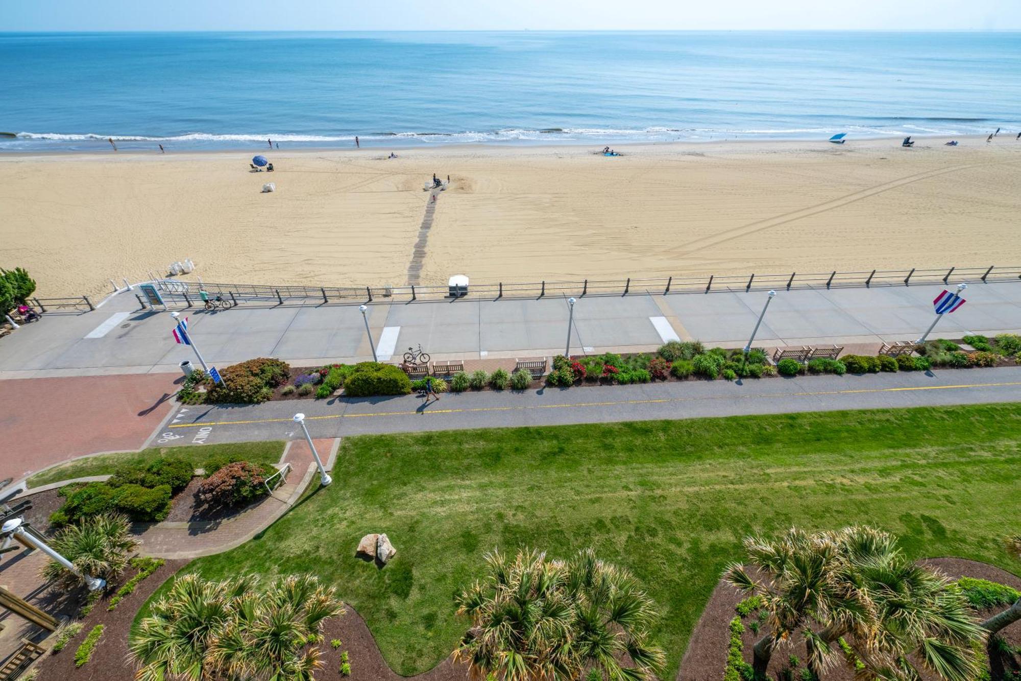 Holiday Inn & Suites Virginia Beach - North Beach By Ihg Exterior photo